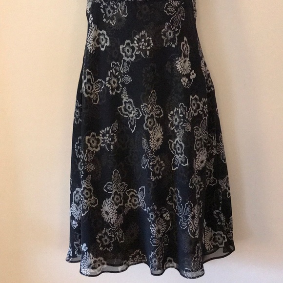 🖤ANNE TAYLOR LOFT ROMANTIC FLORAL DRESS🖤 - Picture 3 of 5